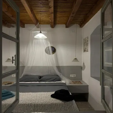 Petrino 1 - Traditional Lerian House *